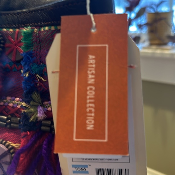 TOMS women’s Crossbody Bag Rainbow Summit Stripe Embellished Boho Tassel Artisan - Picture 13 of 16